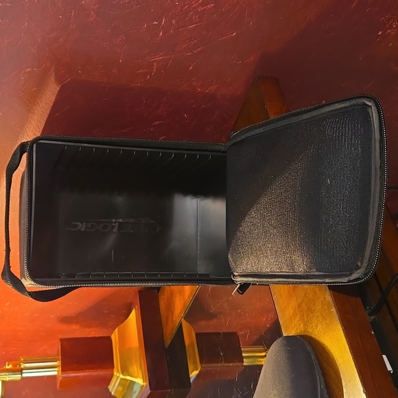 Case Logic Vintage CD Holder - Picture 9 of 10